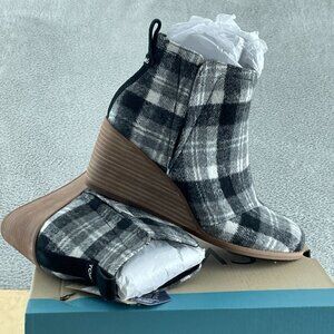 TOMS Women's Clare Wedge Boot, Black/Grey Plaid, 8 NWB S161